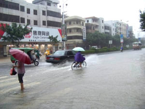 （圖）暴雨預紅色警信號