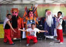 左，翁琪龍、中，許鷺豪、右，楊越