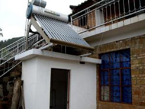 段家坡村-村民家安裝的太陽能