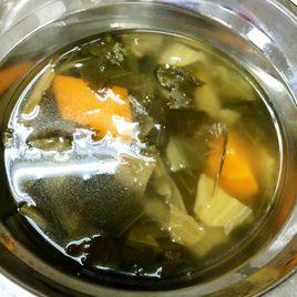 菜乾蘿蔔豬骨湯 菜乾蘿蔔豬骨湯