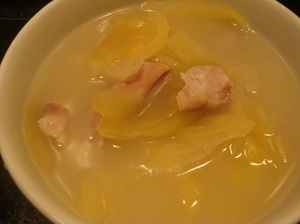 骨湯黑胡椒鹹菜煲豬肚 骨湯黑胡椒鹹菜煲豬肚