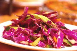 紫甘藍炒芹菜葉 紫甘藍炒芹菜葉