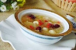 銀耳蓮子紅棗羹 銀耳蓮子紅棗羹