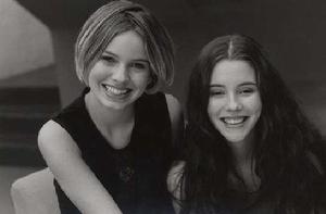 窈窕美眉[Marit與Marion組合團隊]