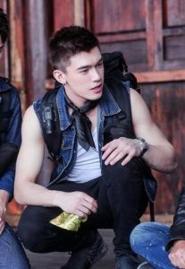 庫都斯江·艾尼娃爾