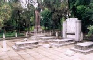 “一二·一”四烈士墓