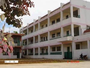 南歪村中學(尚勇中學)