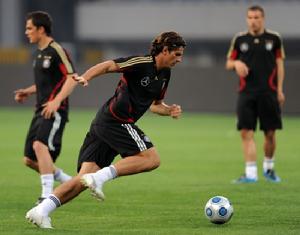 萊昂納多·阿斯特拉達 萊昂納多·阿斯特拉達