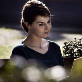 寶拉·柯特萊西 寶拉·柯特萊西