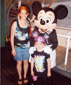 法伊夫和茱莉在迪斯尼樂園