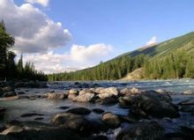 蘇魯貝提勒克河為阿爾金山區最大的河流