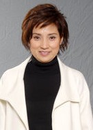 戚美珍 飾 賀爵年