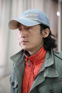 梁健[現任教於天津商業大學藝術學院]