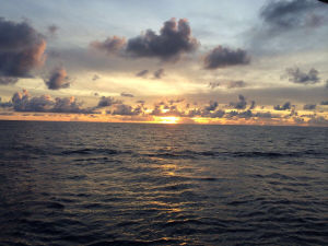 太平洋上的瞬美