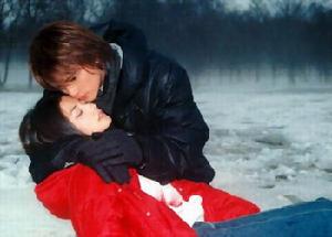 《雪地里的星星》