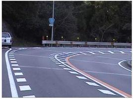 減速標線 減速標線