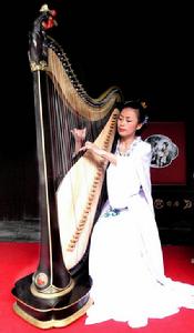 美妙絕倫的72弦鳳首箜篌