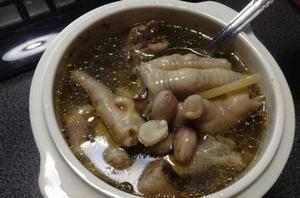 花生燉雞 花生燉雞