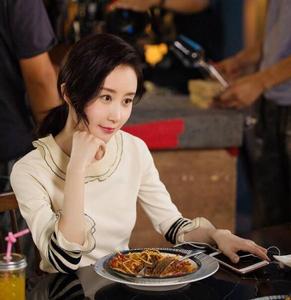 舒暢《我的早更女友》飾 戚嘉