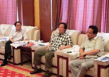 發現者李存修與書記朱開國管委會書記劉桂民