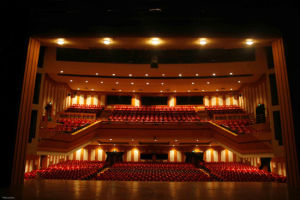 華美紫馨國際劇場（原金沙國際劇場）