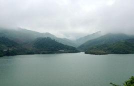 連雲山[湖南嶽陽市-平江縣-江西銅鼓縣的山脈]