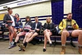 不穿褲子搭捷運日