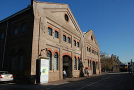 中英格蘭大學 中英格蘭大學