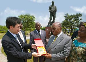 （圖）訪問中國