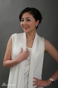 顧菲菲--戴嬌倩飾