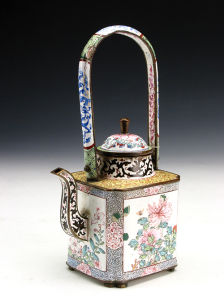 銅胎畫琺瑯提梁壺 銅胎畫琺瑯提梁壺