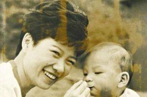 亦舒與兒子蔡邊村