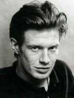 傑森·弗萊明-飾演【Azazel】