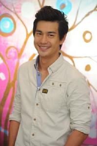 方展發 飾 李順利(Richard)