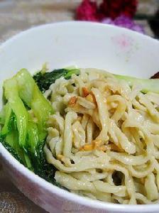 菠菜手擀麵 菠菜手擀麵