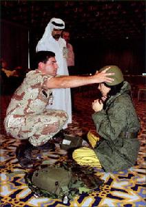 在1991年1月爆發的海灣戰爭中,最引人注目的戰地記者是CNN的克里斯蒂亞尼-阿曼普爾(Christiane Amanpour)。海灣戰爭結束7年多後,她與美國國務院發言人魯賓結婚。圖為在海灣戰爭爆發