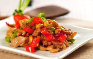 香辣花生雞丁 香辣花生雞丁
