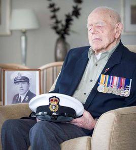 克勞德·斯坦利·喬勒斯