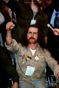 生於七月四日[美國1989年奧利弗·斯通執導電影]