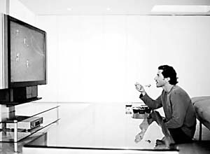 邊看電視邊吃東西是不好的喔！