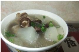 蘿蔔香菇排骨湯 蘿蔔香菇排骨湯