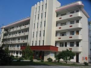 靈山縣三隆中學 靈山縣三隆中學