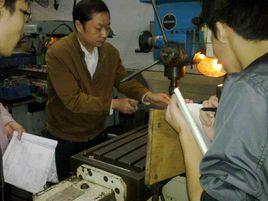 殷強[宜賓職業技術學院機電一體化專業專任教師]