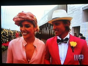 人們盛裝出席墨爾本杯賽馬日