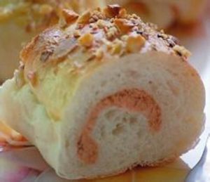 果仁肉鬆麵包卷 果仁肉鬆麵包卷