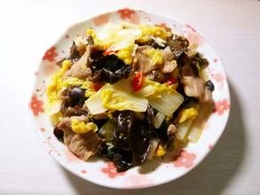 白菜豬肉炒木耳 白菜豬肉炒木耳