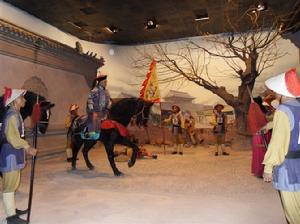 松錦之潰：明毅宗（年號崇禎）繼位時，農民起義已經爆發，清軍逼近錦州，守將祖大壽告急，明毅宗派洪承疇救援，被困於松山城，因糧盡援絕，副將叛變，引清兵破城而入，洪承疇被俘，祖大壽舉錦州降清，至此明盡失遼東之地，清兵即將入關