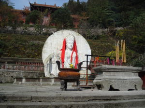靈岩寺，全名叫靈岩觀音山，所有的佛像基本是以觀音為主