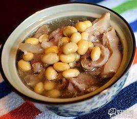 黃花菜豬蹄黃豆湯 黃花菜豬蹄黃豆湯