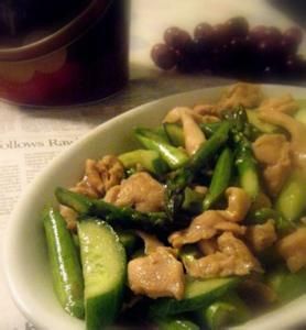 黃瓜絲炒雞肉 黃瓜絲炒雞肉